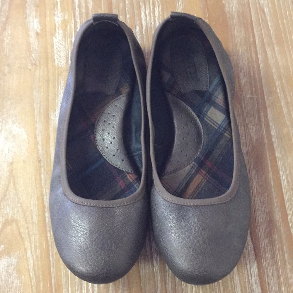 Born ballet flats